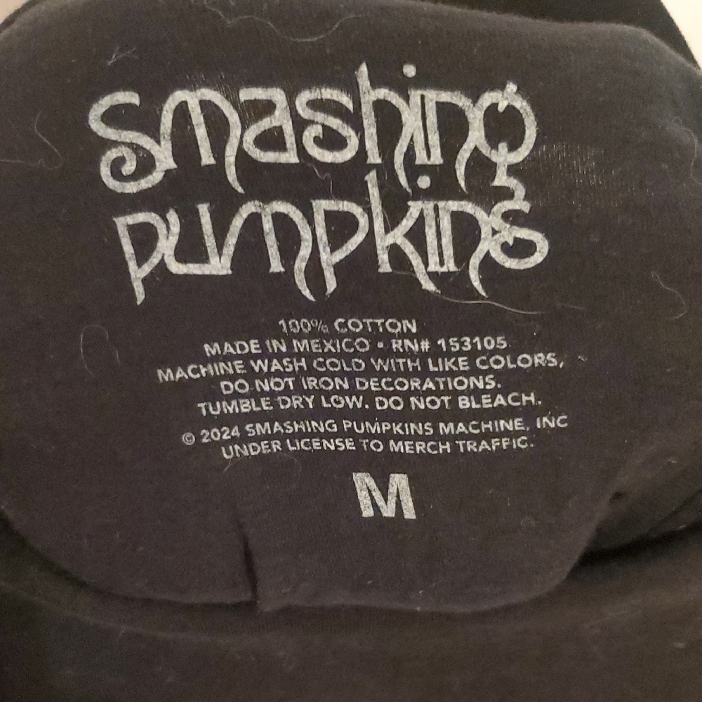 Hot Topic Black Smashing Pumpkins Halloween Tee - Picture 2 of 3